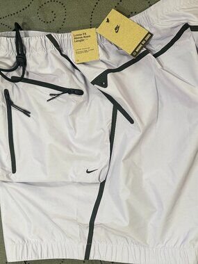 NIKE TECH SPORTWEAR #515 LILAC PURPLE & BLACK CARGO SHORTS SIZE XL MEN NWT $135